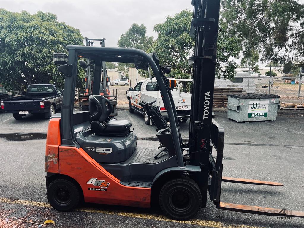 Toyota Diesel Forklift Model 8FDK20